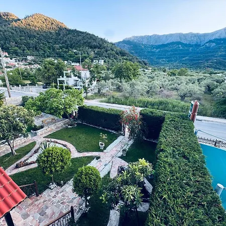 Apartahotel Anassa Deluxe &