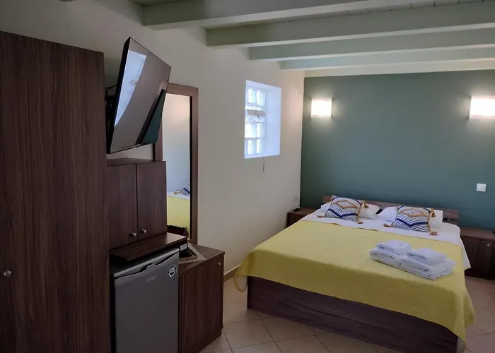 Anassa Deluxe & סקאלה פוטאמיאס