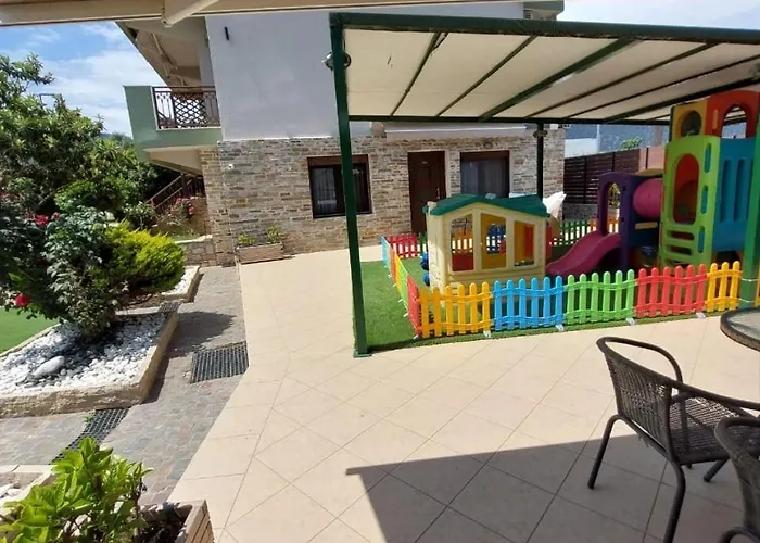 Anassa Deluxe & סקאלה פוטאמיאס