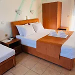 Anassa Deluxe & Aparthotel 3*