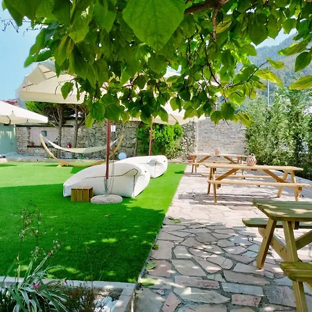 Anassa Deluxe & Aparthotel 3*