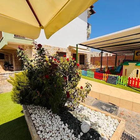 Anassa Deluxe & Aparthotel 3*