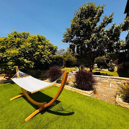 Anassa Deluxe & Aparthotel 3*