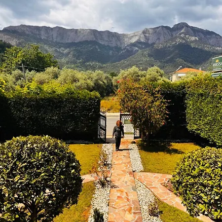 Anassa Deluxe & Aparthotel 3*